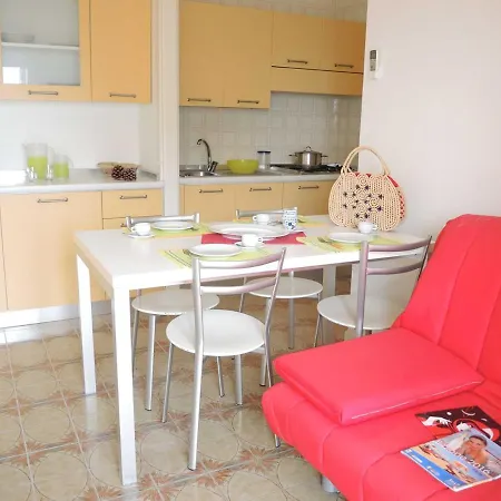 Flat For Six Guests By The Sea - Beahost Apartment *
